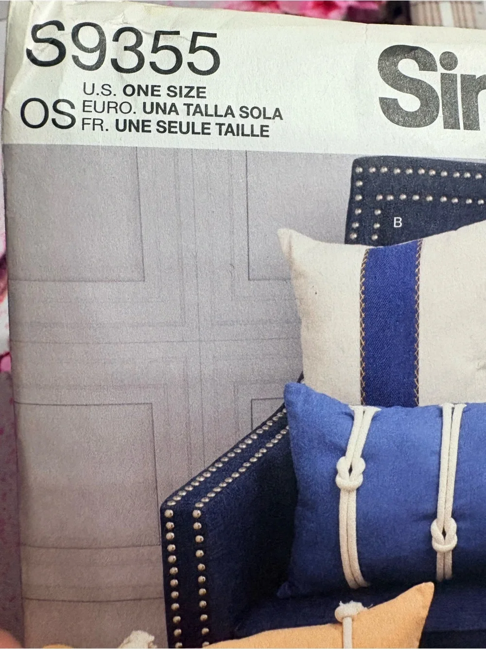 BN UNCUT SIMPLICITY 9355 SEWING PATTERNS PILLOWS